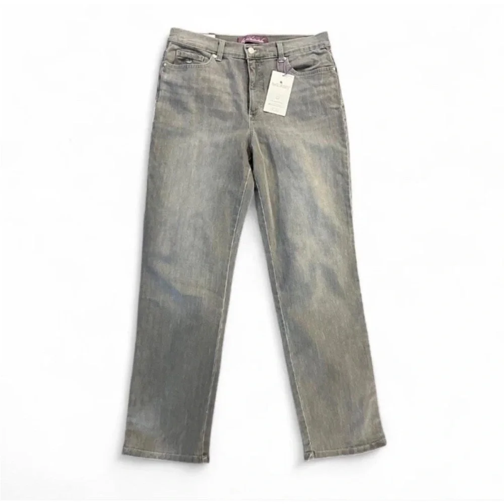 Gloria Vanderbilt Straight tapered-Leg Jeans Gray Wash Amanda Slimming size 12 - Picture 1 of 9